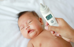 Cara Tepat Menurunkan Panas Tubuh Anak Saat Demam