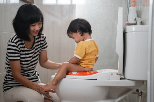 3 Cara Mengajarkan Toilet Training Sedini Mungkin