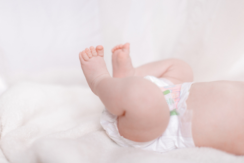 Cara Aman Mengganti Popok Bayi Baru Lahir