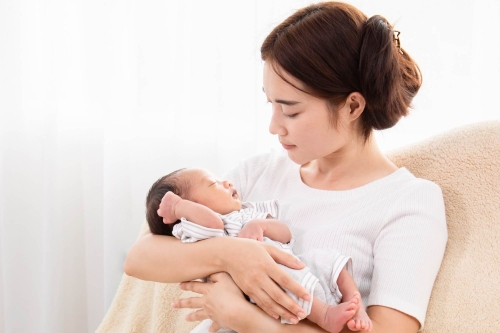 Simak Posisi yang Benar Menyusui untuk Ibu dan si kecil