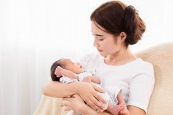 Simak Posisi yang Benar Menyusui untuk Ibu dan si kecil