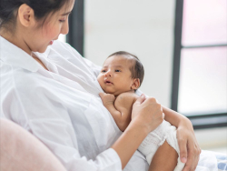 Cara Merawat Bayi Baru Lahir bagi Moms Baru